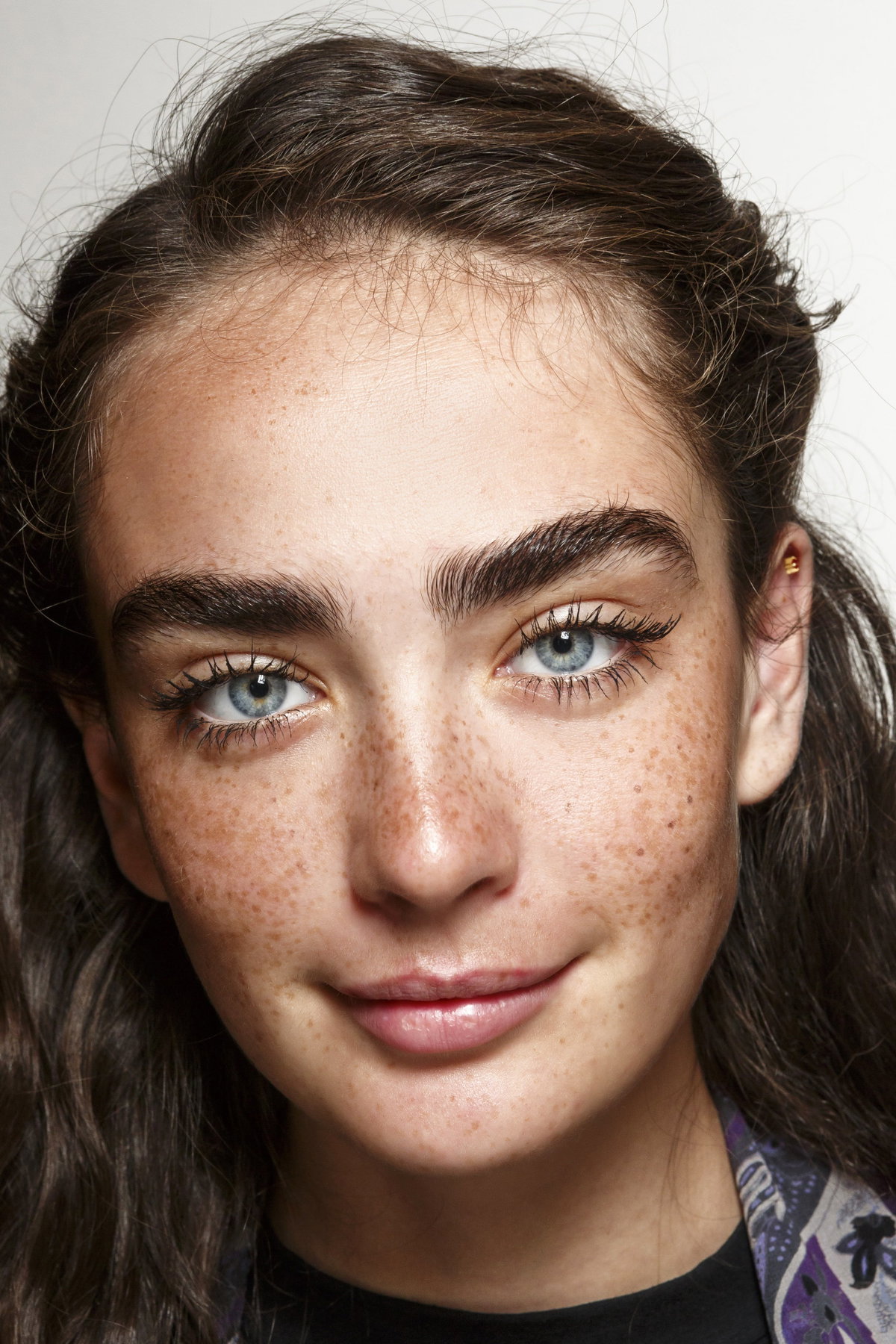 XXL Wimpern Herzlichen Glückwunsch an alle, die mit so tollen XXL Wimpern gesegnet sind. Alle anderen müssen sich den ein oder anderen Mascara-Trick aneignen, um ihren Wimpern zu maximaler Länge zu verhelfen.