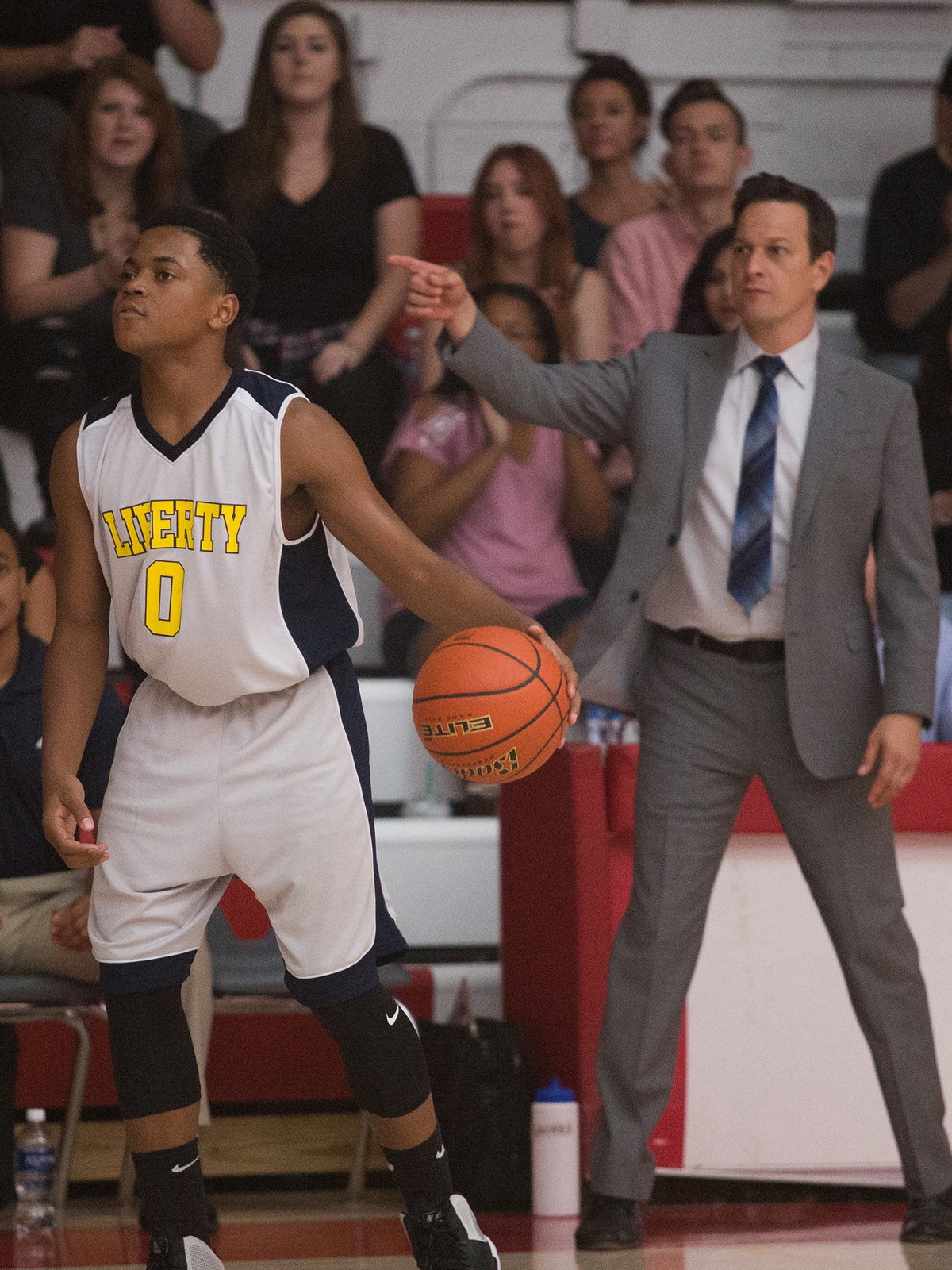 Amateur Terron Forte träumt von einer Karriere als Profisportler. Als er ein Stipendium bekommt und sein Leben auf die richtige Spur gerät, stellt er fest, dass das Sportgeschäft jedoch voller Tücken ist, mit denen Terron nicht gerechnet hätte.