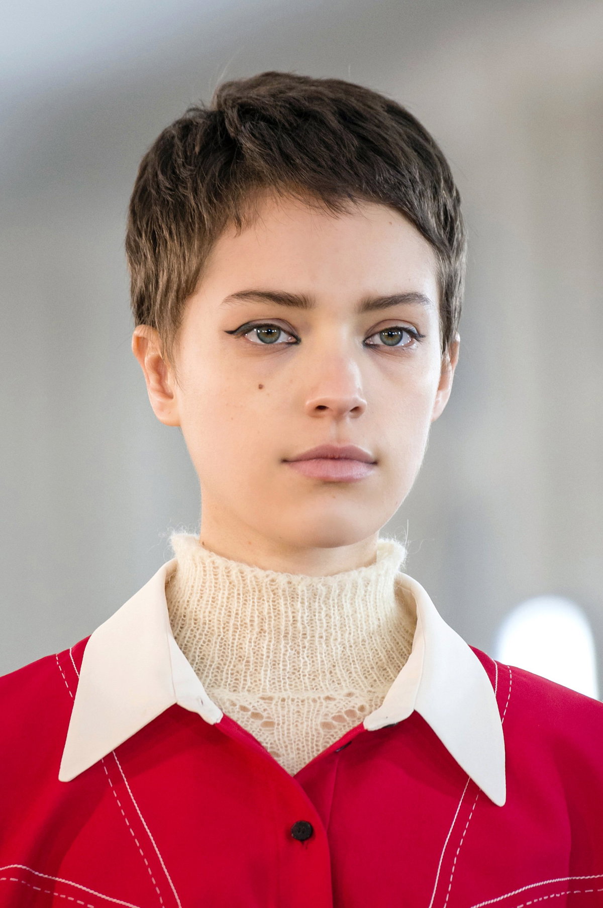 Pixie-Cut braun