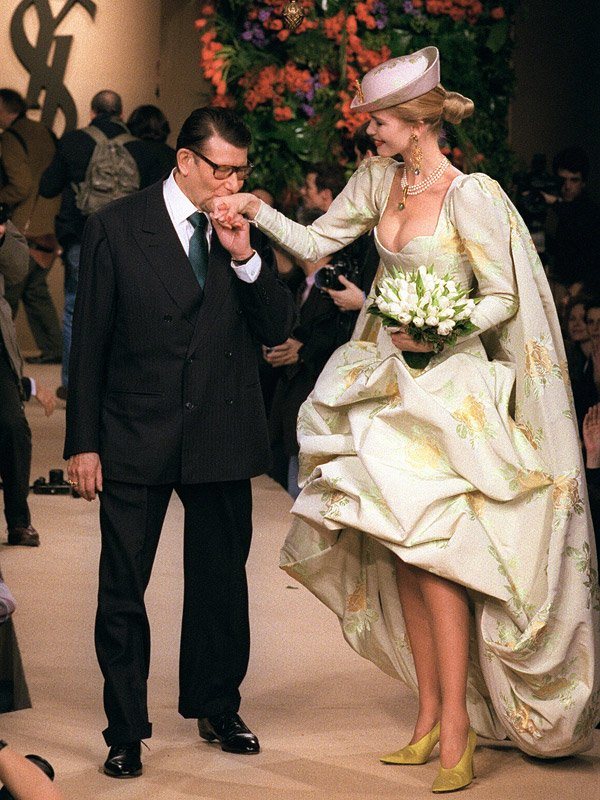 Claudia Schiffer und Ives Saint-Laurent