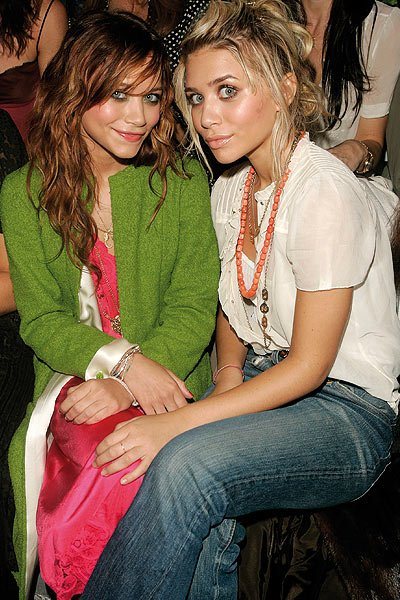 Sind Mary-Kate und Ashley Olsen Zwillinge?