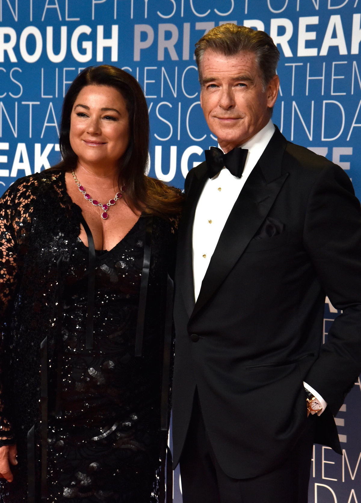 Pierce Brosnan Frau
