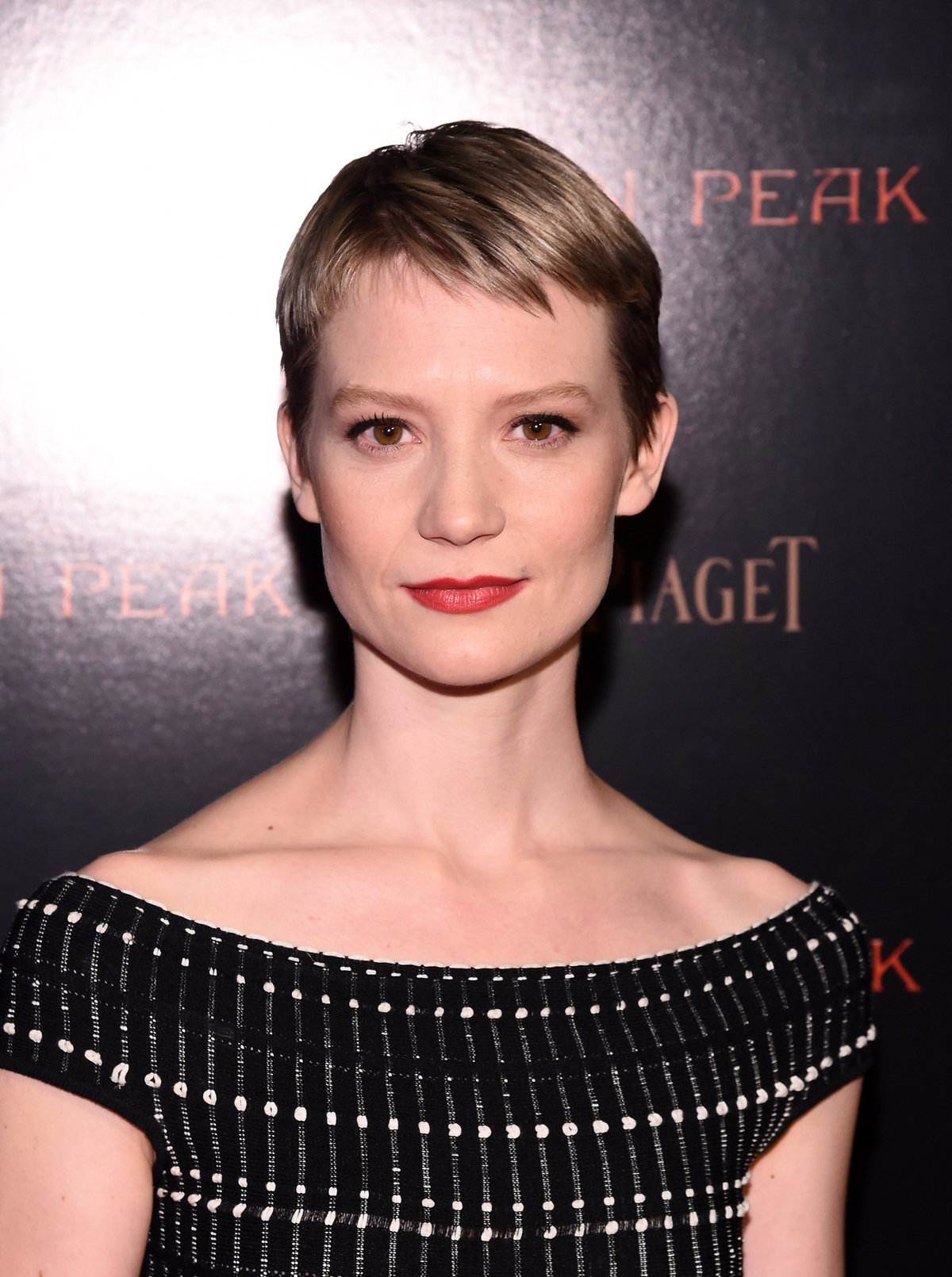 Mia Wasikowska kurze Haare