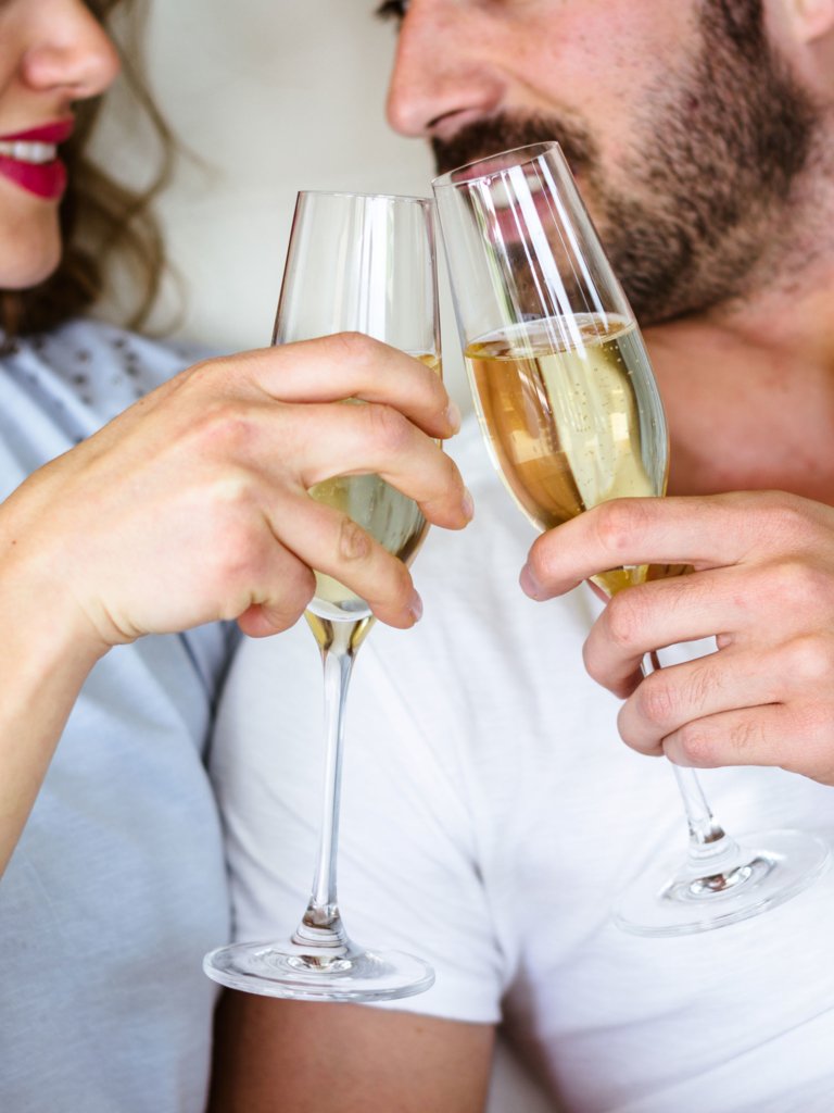 Grund 6: Hochzeitstag feiern Ein neuer schöner Tag, den man zusätzlich zu Geburtstag, Namenstag, Jahrestag oder Weihnachten feiern und begehen kann!