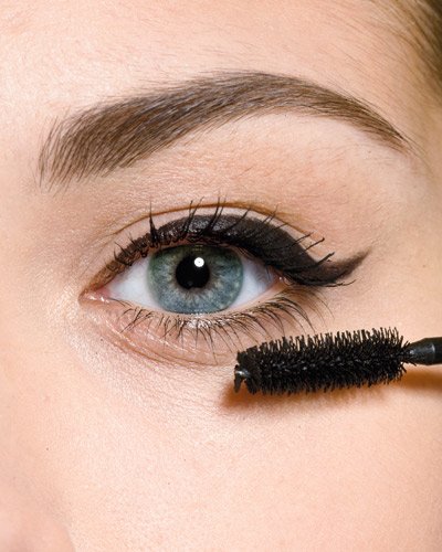 Wimpern tuschen
