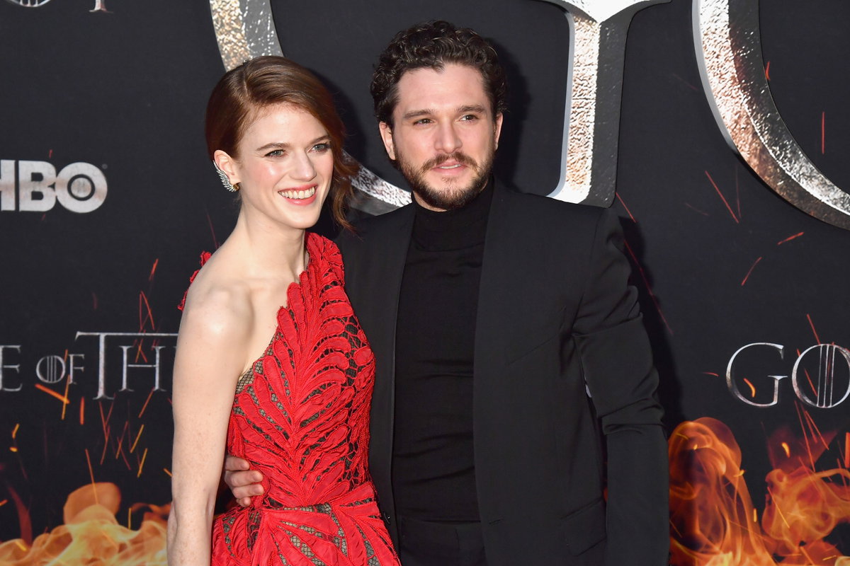 Am GoT-Set kennen und lieben gelernt haben sich Kit Harington und Rose Leslie. Ihre beiden Charaktere Jon Schnee und Ygritte sind auch in der Serie ein Paar.