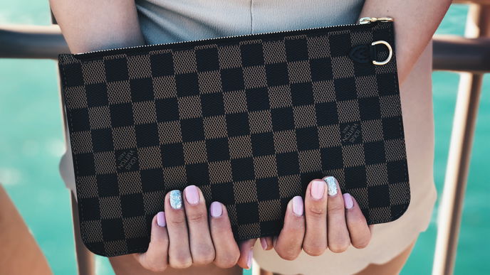 Diese Louis Vuitton Handtasche könnte bald dein Smartphone ersetzen!
