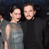 Game of Thrones: Dieser eine Moment im Finale brachte Kit und Emilia zum Weinen!