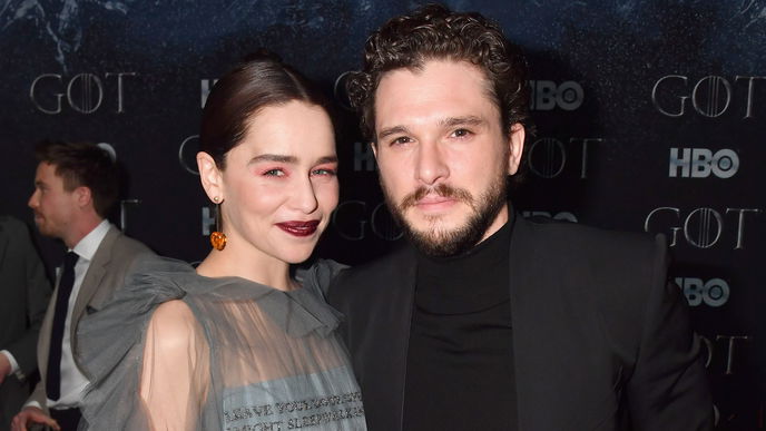 Game of Thrones: Dieser eine Moment im Finale brachte Kit und Emilia zum Weinen!