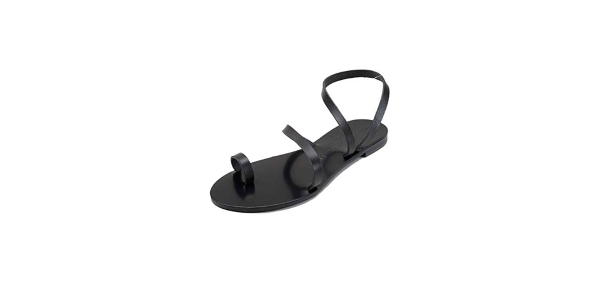 Die schwarze Riemchensandale ist aus Echtleder gefertigt und verleiht euch das Gefühl, barfuss zu gehen. Was will man im Sommer mehr? (über Amazon, ca. 58 Euro)
