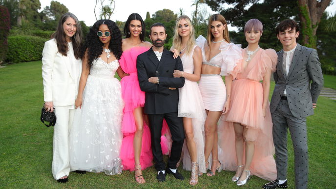 Designerkooperation 2019: H&M bringt Kollektion mit Giambattista Valli heraus!