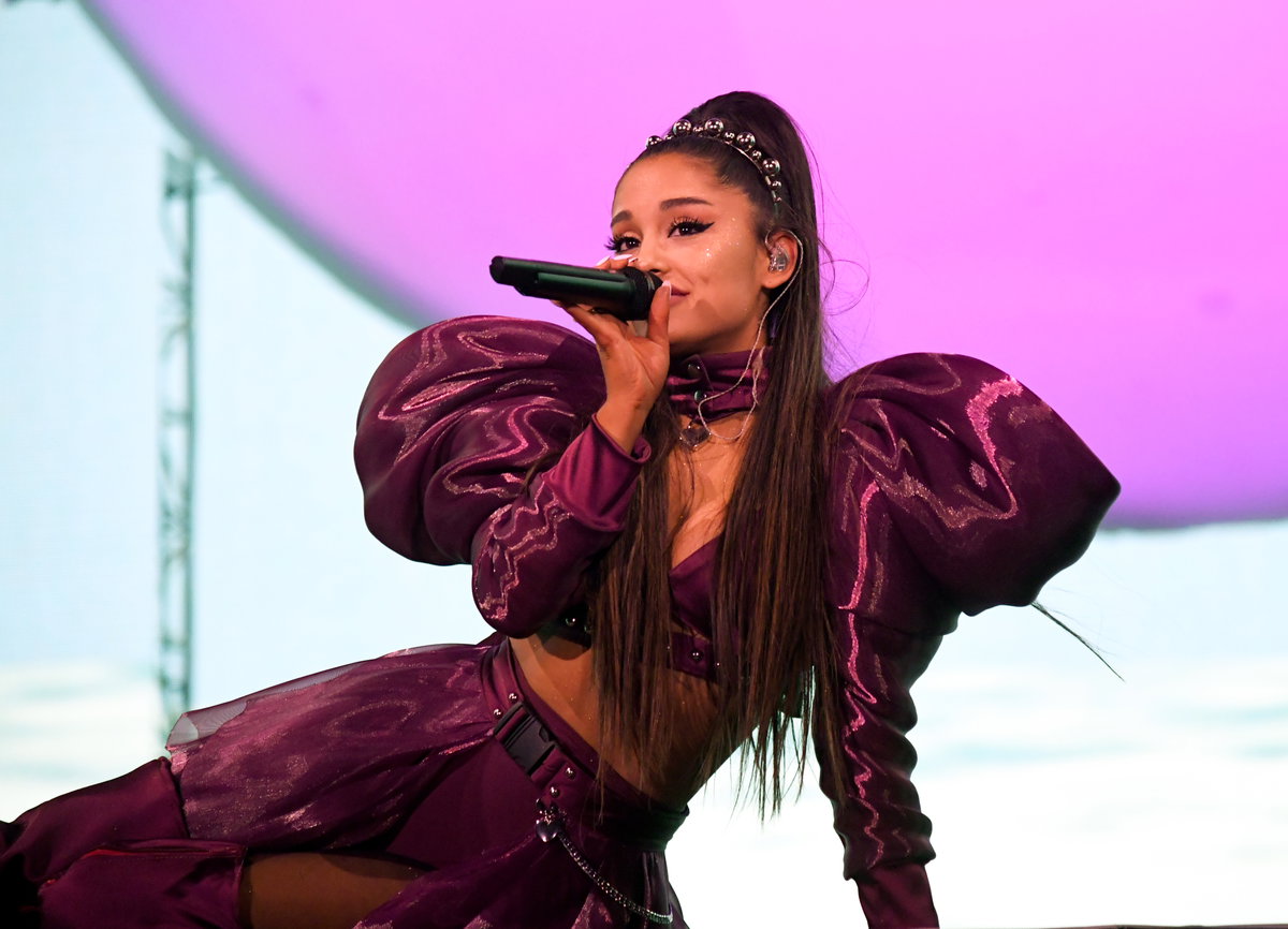 ariana grande H&M