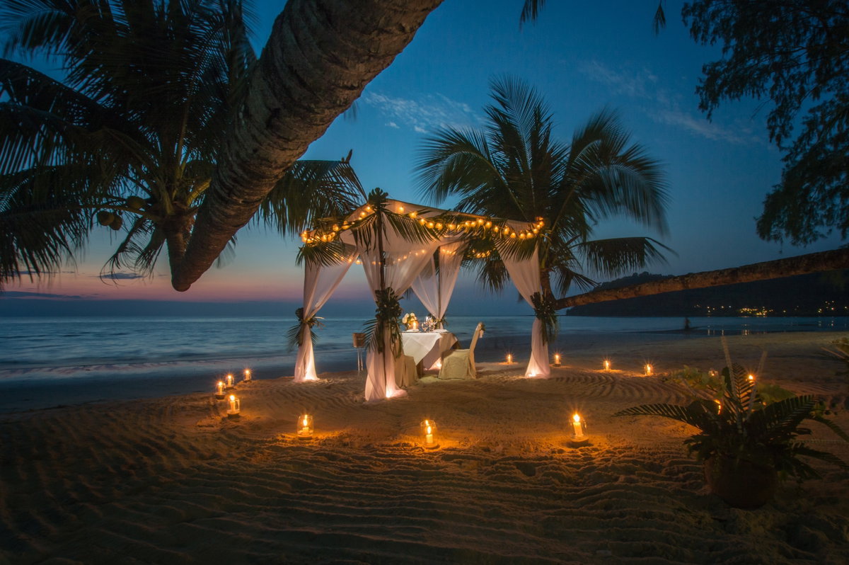 Candle-Light-Dinner am Strand