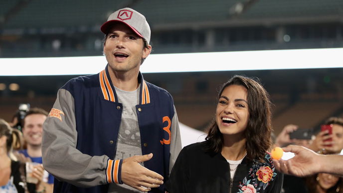 Mila Kunis und Ashton Kutscher getrennt? So machen sie sich über die Scheidungsgerüchte lustig!