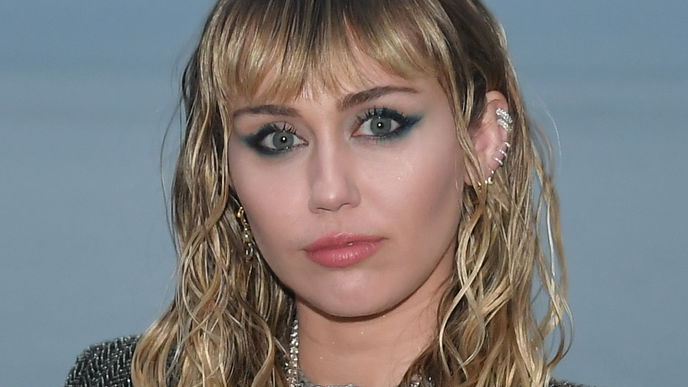 Trend Alert: Wieso Miley Cyrus Grunge Hair der perfekte Look für den Strand ist