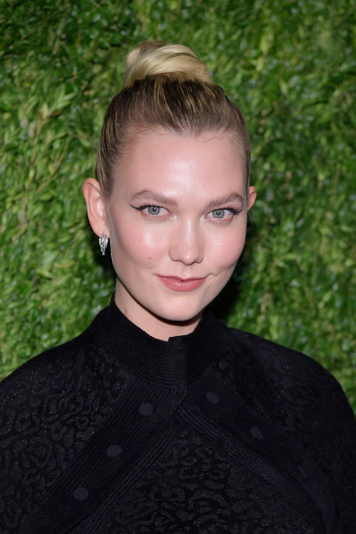 Karli Kloss mit Dutt