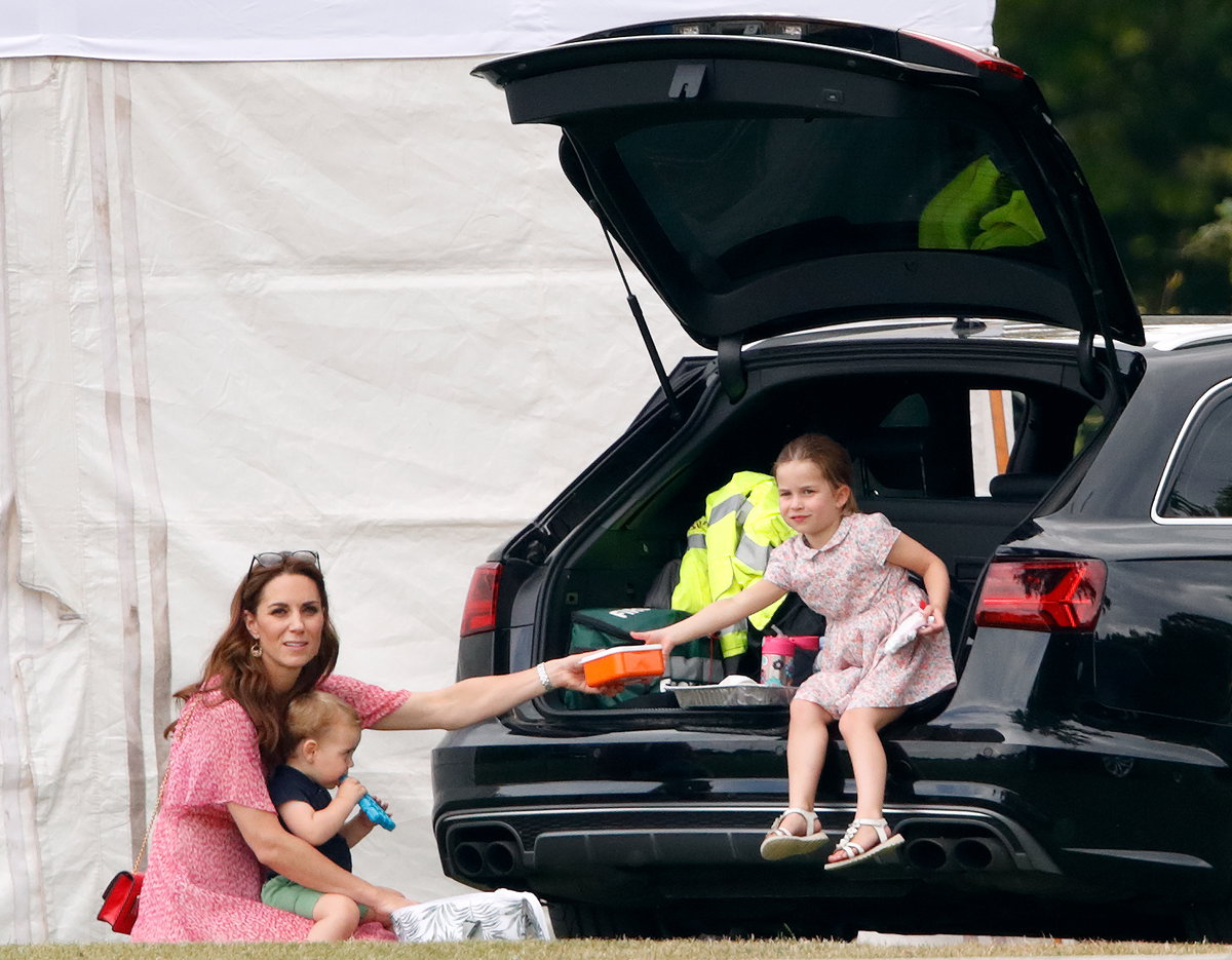 Herogin Kate mit Charlotte und Louis
