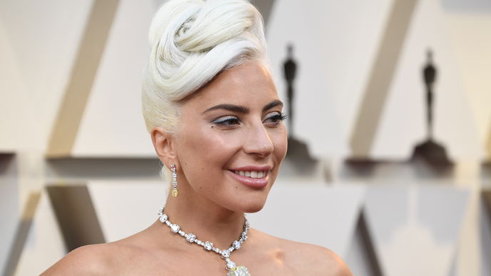 Lady Gaga beim Knutschen erwischt - und das nicht mit Bradley Cooper! 