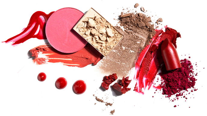 So einfach entfernt ihr Make-up-Flecken aus eurer Kleidung!