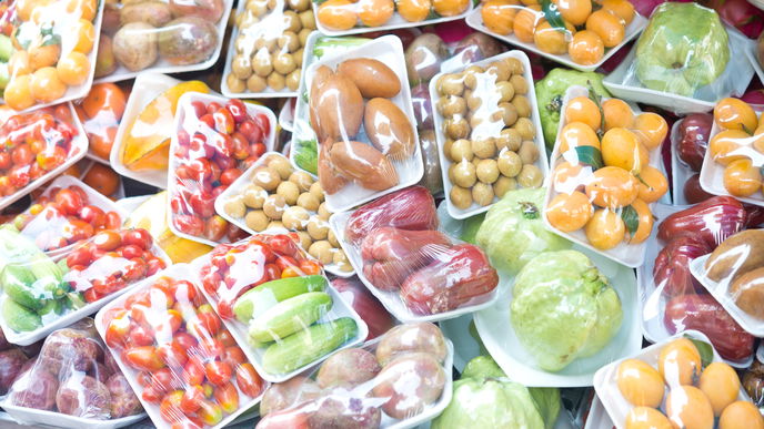 Wahl der unsinnigsten Plastikverpackung: Eine Aktion gegen unnötigen Verpackungsmüll in Supermärkten!