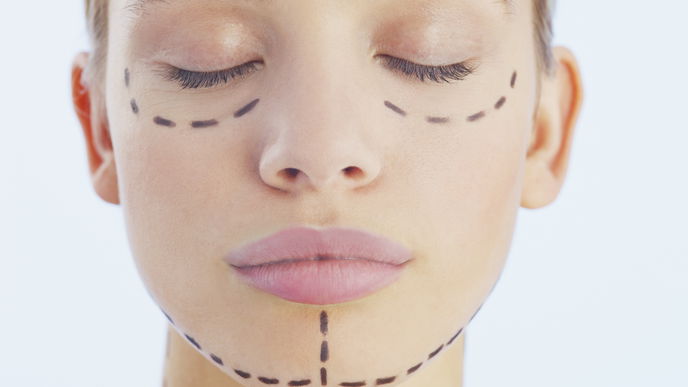 Beauty-OP vs. Creme: Diese Produkte sind genauso effektiv!