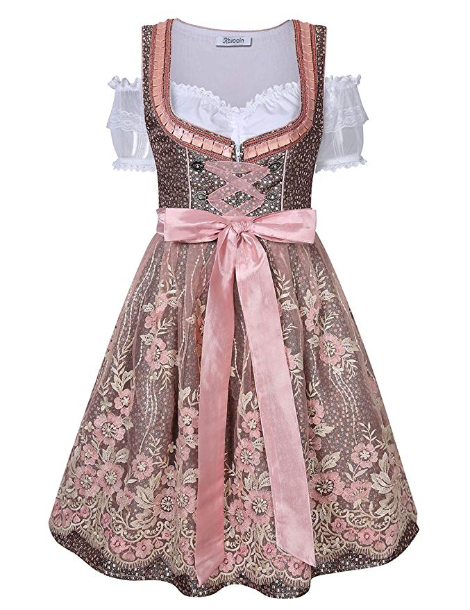 Feminines Dirndl mit Stickereien und Bluse