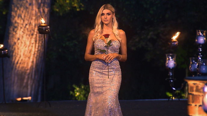 „Bachelorette“ Gerda schockiert: Wird Tim die Rose annehmen?