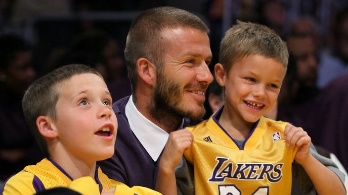 Romeo Beckham: Vom süßen Jungen zum gut aussehenden jungen Mann!