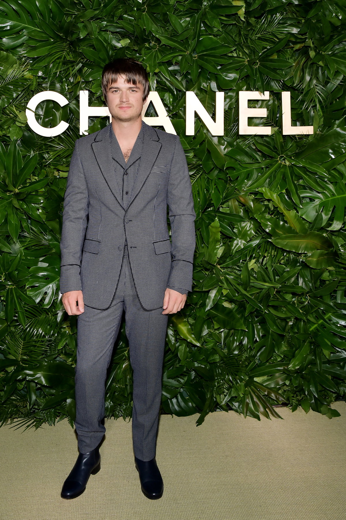 joe keery neue frisur