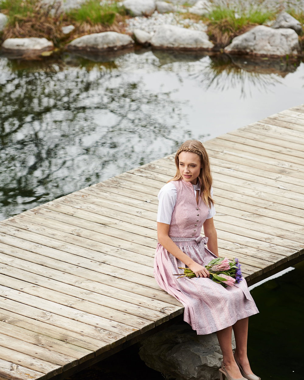 dirndl ausschnitt dekollete