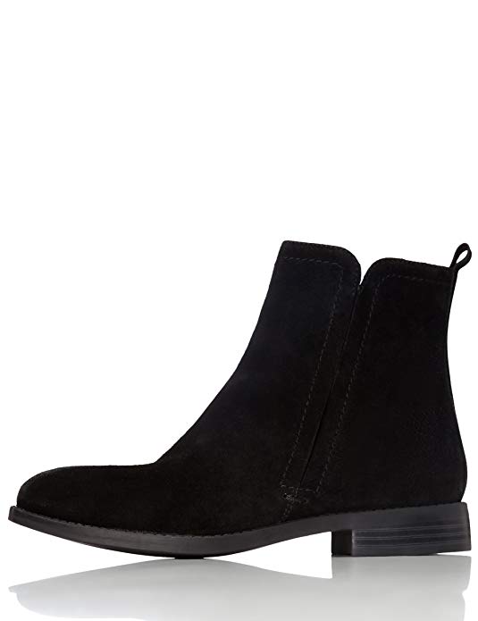 Chelsea Boots mit seitlichen Cutouts