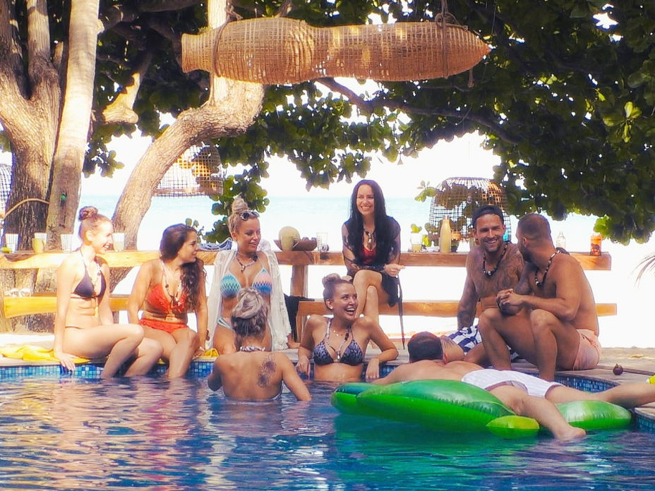 Isabell, Meike, Jade, Michelle, Julia, Sarah, Marco, Filip und Serkan Bachelor in Paradise