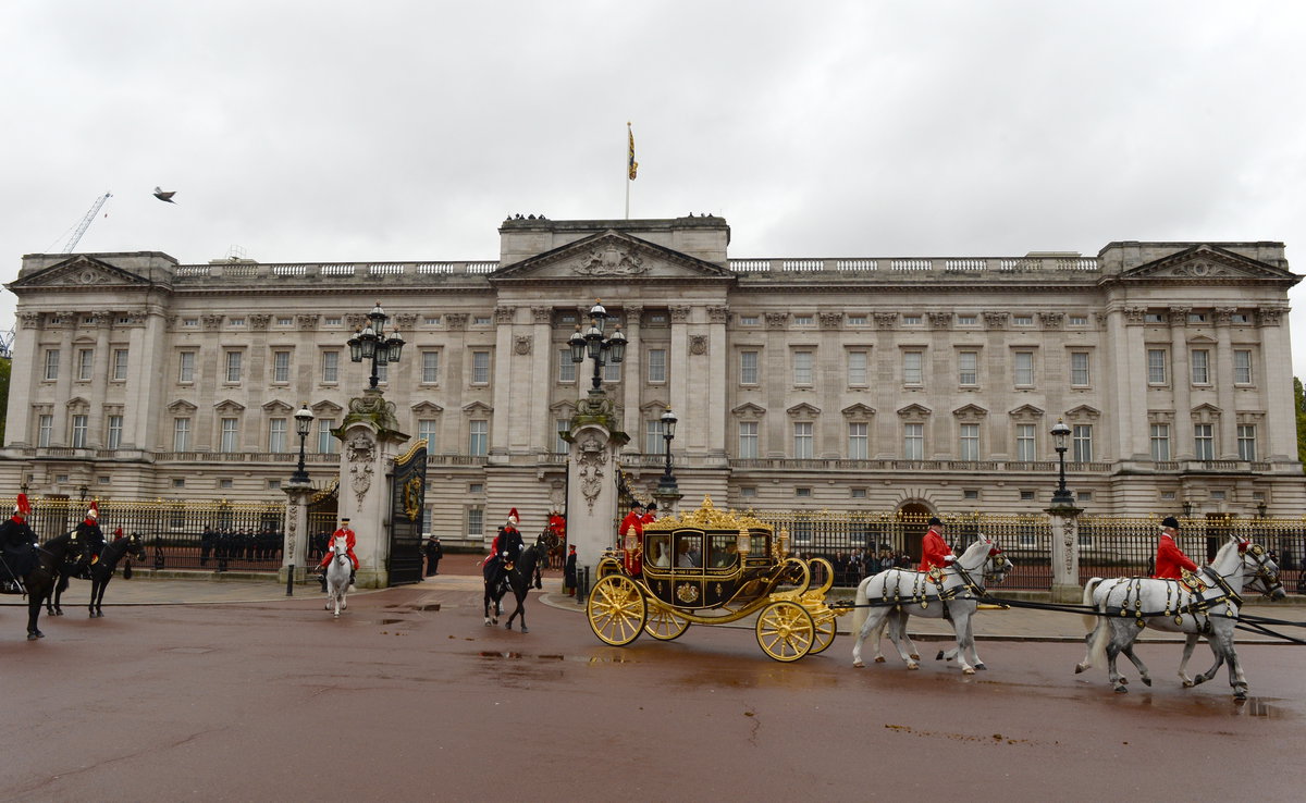 Diamand Jubilee State Coach vor dem Buckingham Palace