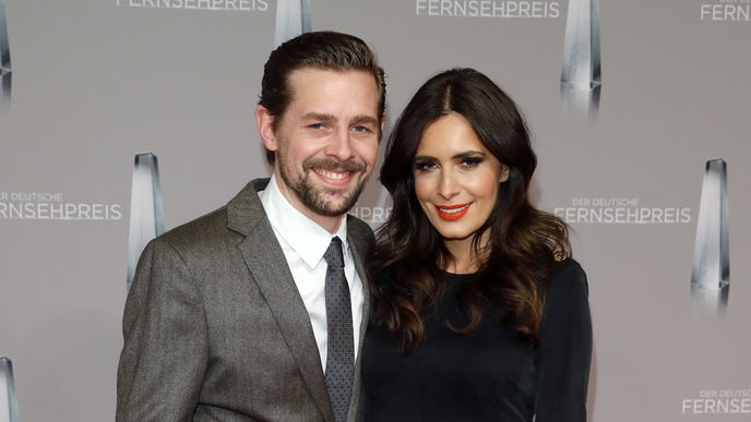 Klaas Heufer-Umlaufs Freundin: Mit dieser Frau ist der Entertainer glücklich! 