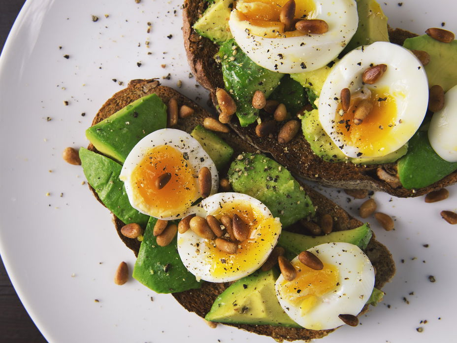 avocado ei brot