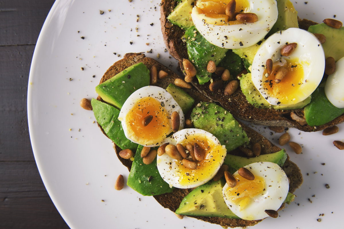 avocado ei brot