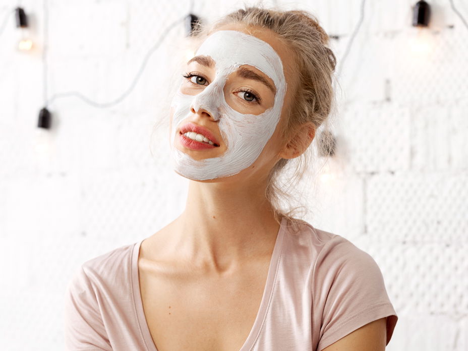 Gesichtsmasken: 3 Fehler, die zu einer unreinen Haut führen!