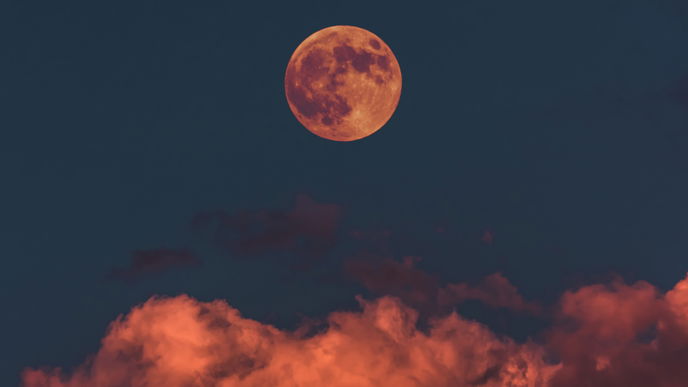 3 Sternzeichen werden vom heutigen Vollmond völlig aus der Bahn geworfen
