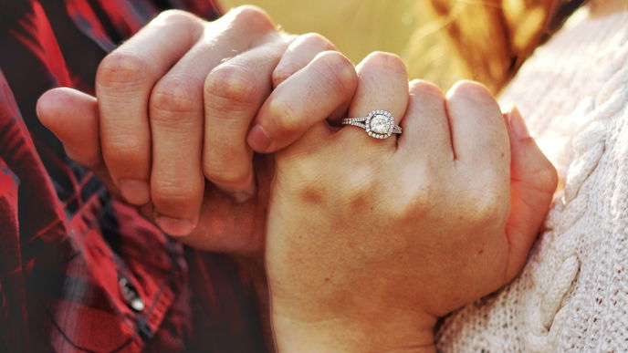 Heiratsantrag: Das könnt ihr tun, wenn euch euer Partner noch nicht gefragt hat!