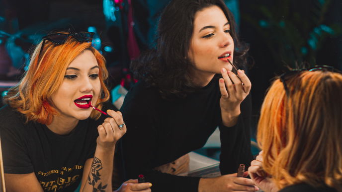 Laut Horoskop: Diese Lippenstiftfarbe passt zu deinem Element
