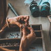 Silberschmuck reinigen: Hausmittel und Tipps