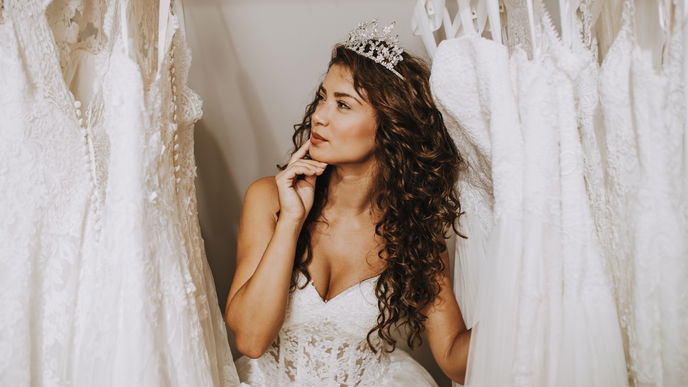 Hochzeit 2022: 3 Dinge, die du nach der Hochzeit mit deinem Brautkleid machen kannst