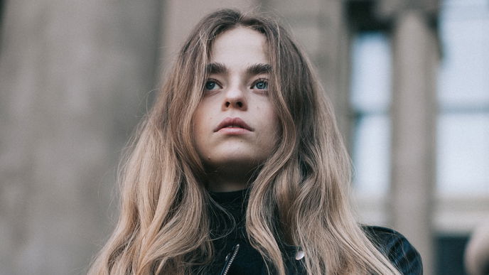 Jojobaöl: Dieses Gesichtsöl benutzen alle Frauen mit strahlender Haut