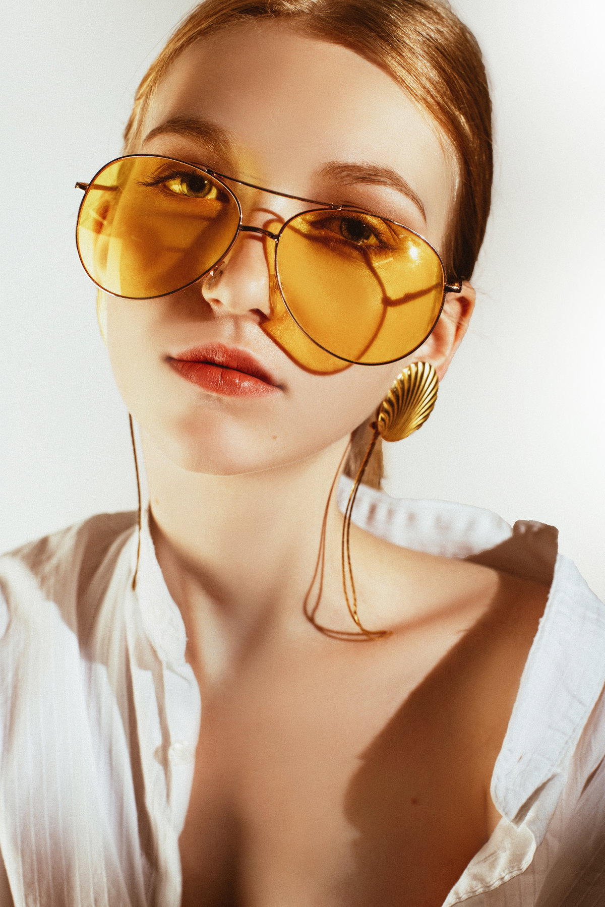 Frau mit Sonnenbrille