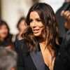 Ansatz zuhause nachfärben: Dieses Produkt aus der Drogerie benutzt Eva Longoria