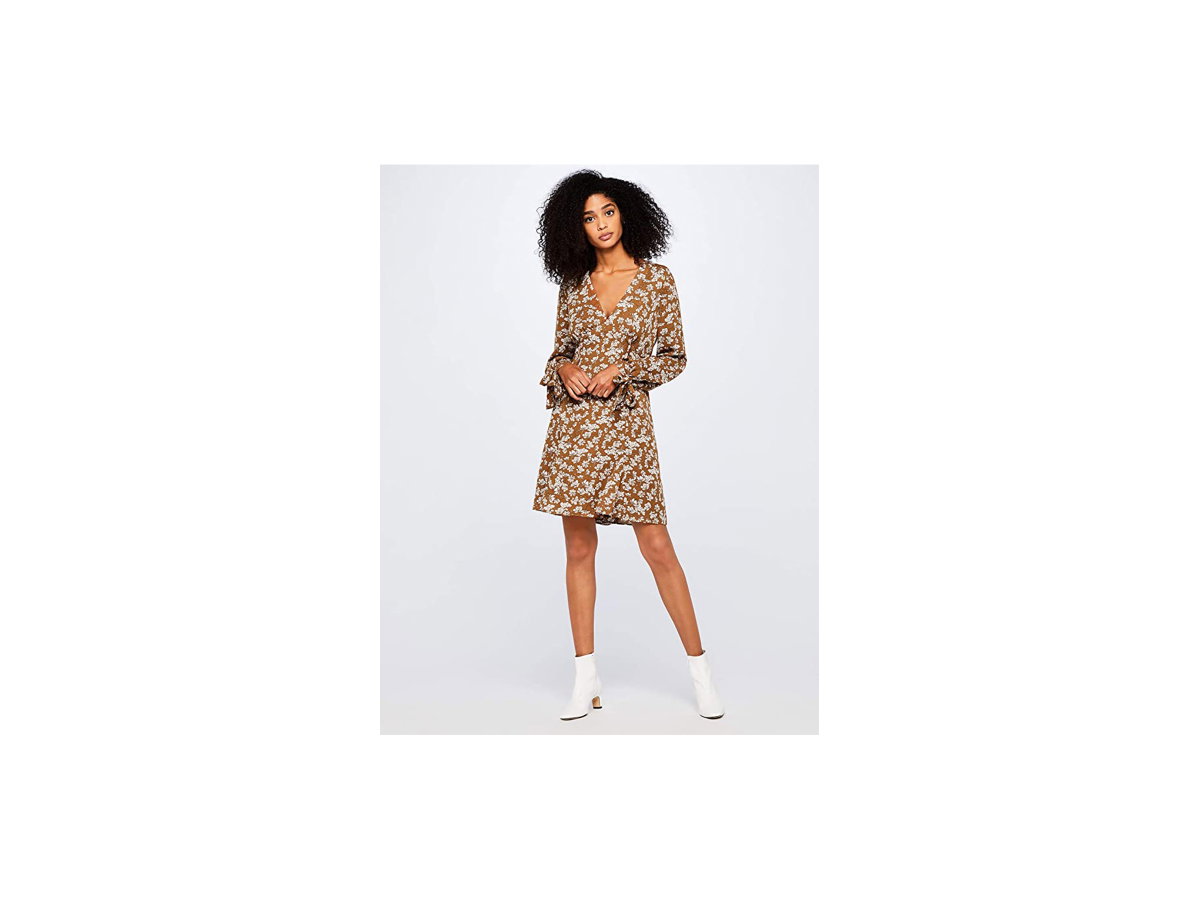 Kurzes Sommerkleid mit Blumenprint