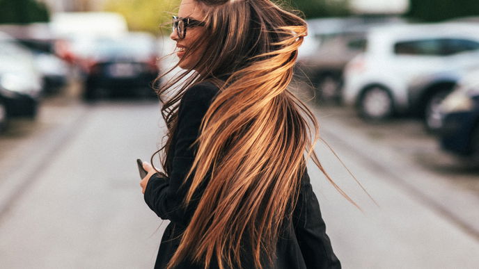 Keratin Bondings aus Echthaar: Die perfekte Wahl für natürliche und vielseitige Frisuren