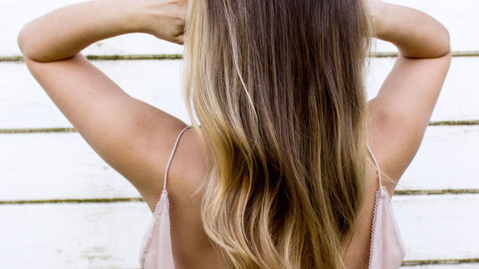 Natürliche Beach Waves: So bekommt ihr Locken ohne Lockenstab ins Haar!