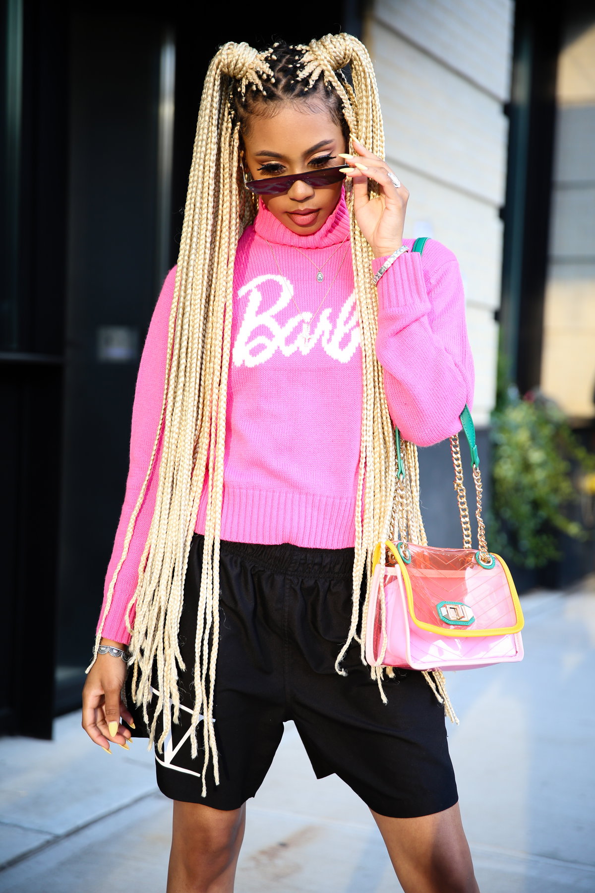 Frau mit Box Braids