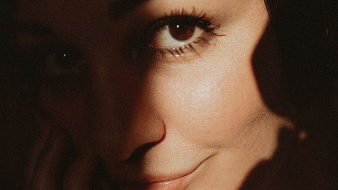 Wimpernserum ohne Hormone: Das sind die besten hormonfreien Wimpernseren für lange Wimpern